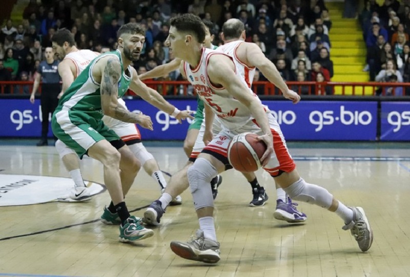 Atenas le ganó a Sportivo en Córdoba y se puso arriba en la serie final 